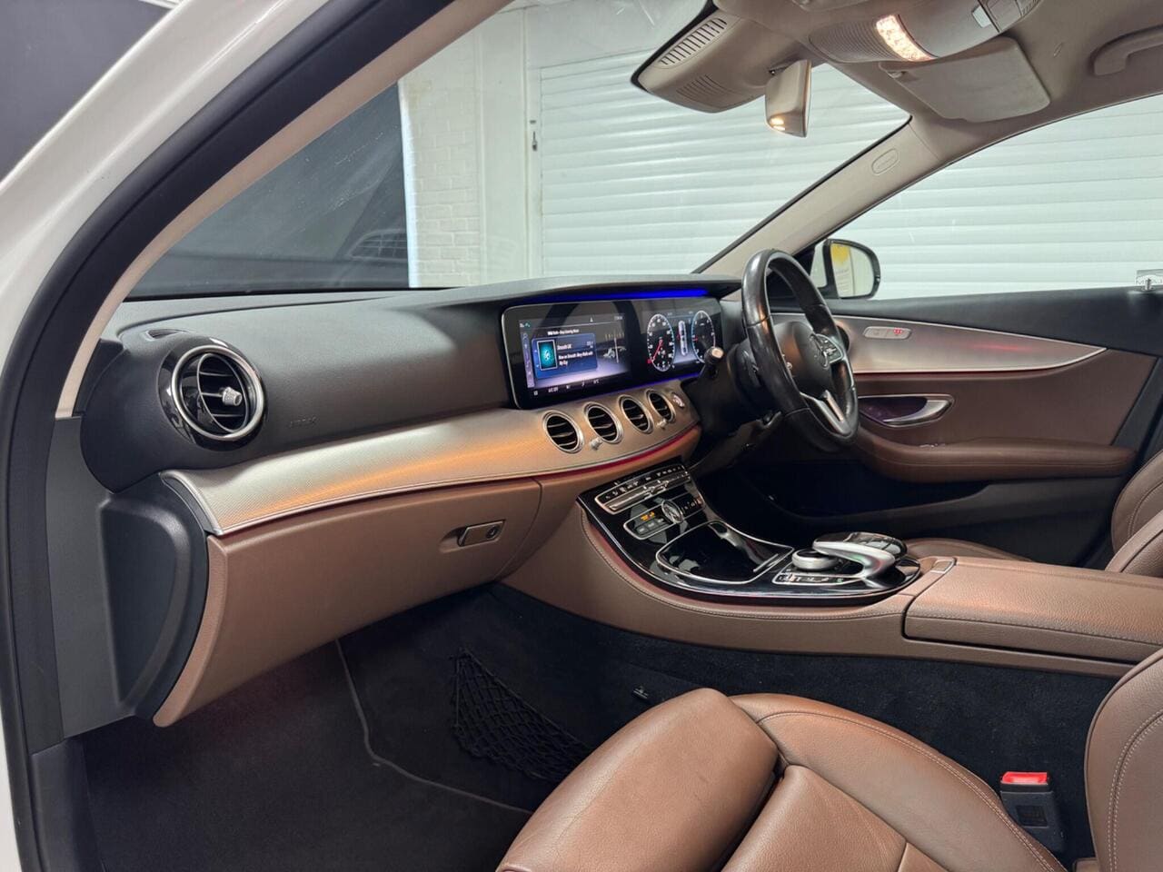 2018 Mercedes-Benz E Class, interior front (photo 22 of 36)