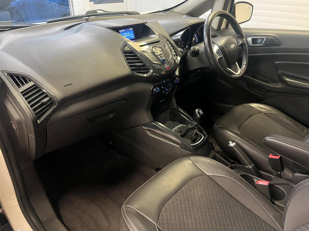 2016 Ford EcoSport (photo 11 of 26)