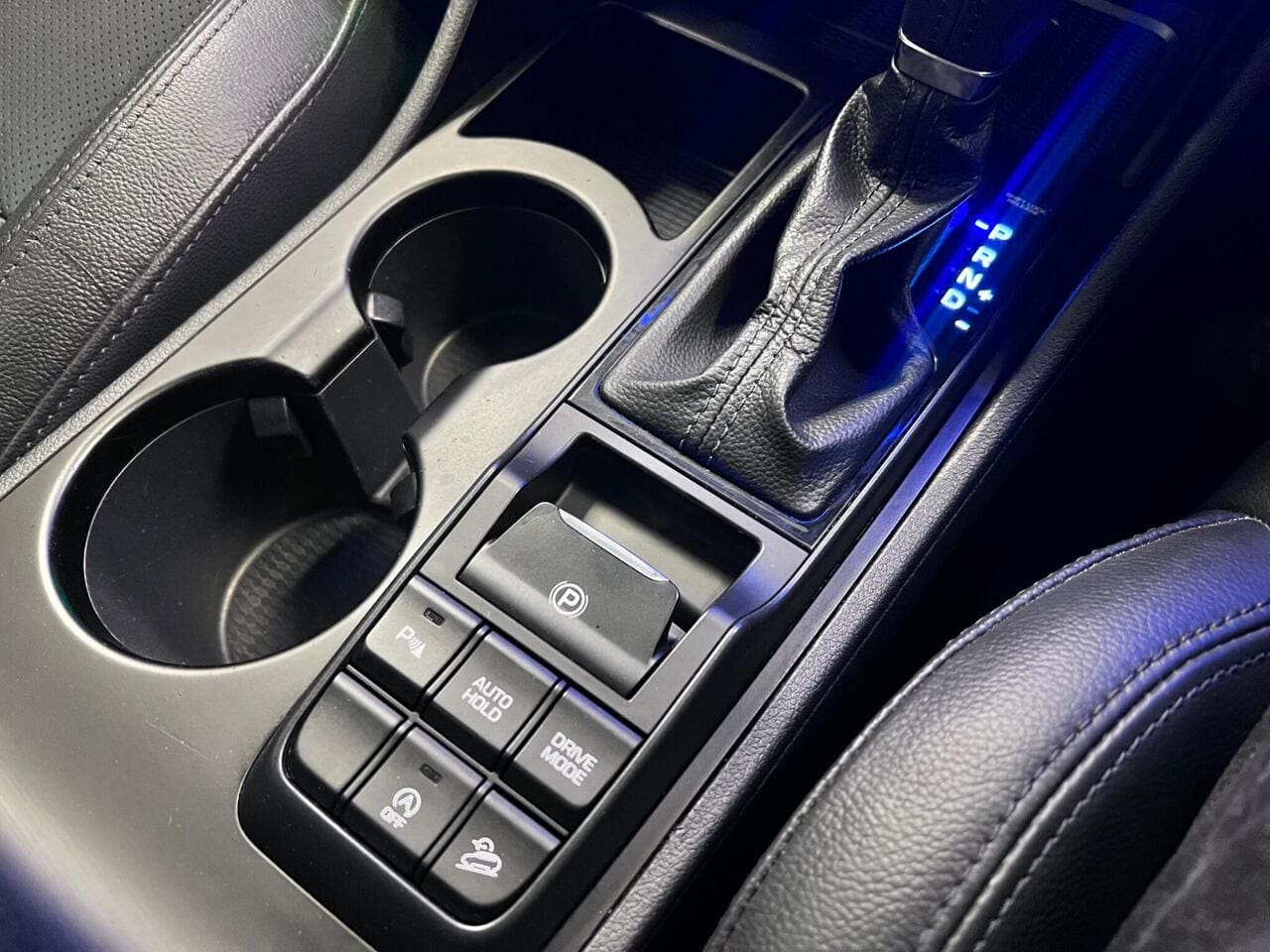 2020 Hyundai TUCSON, interior front (photo 39 of 40)