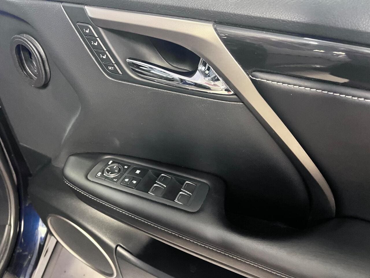 2020 Lexus RX (photo 40 of 45)