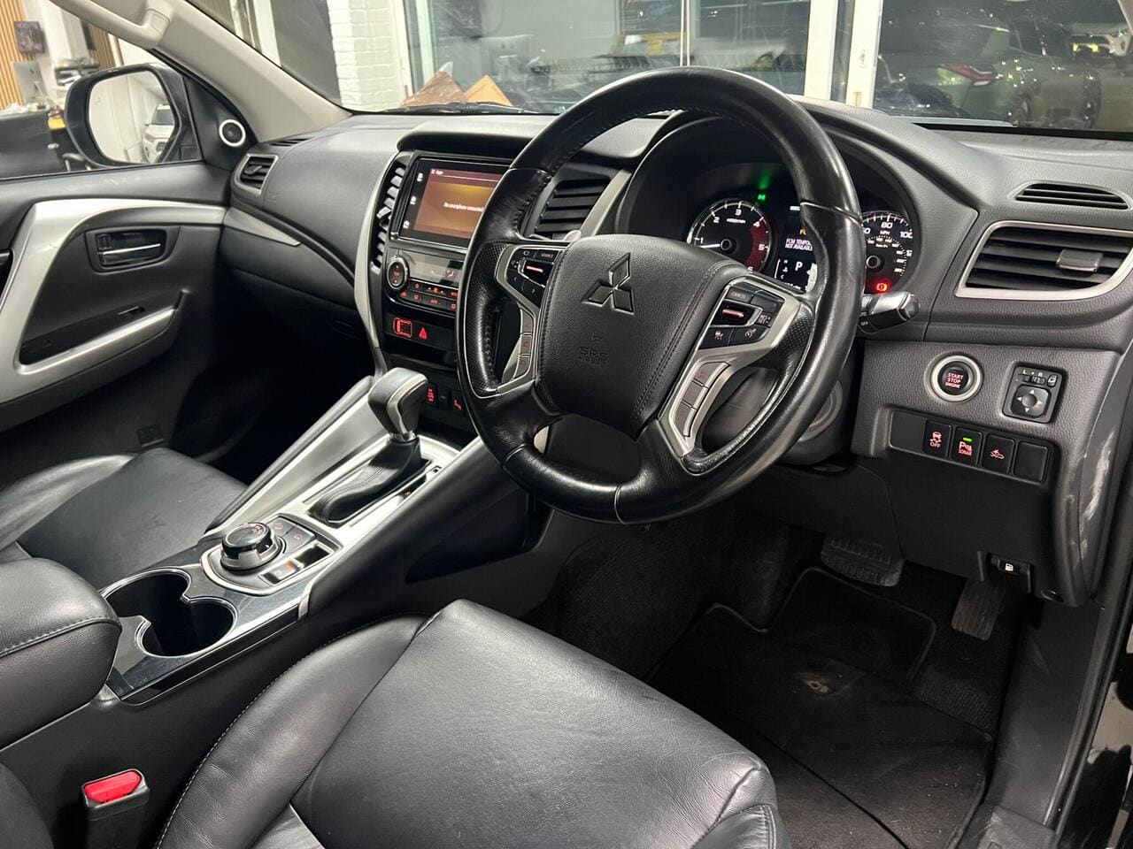 2020 Mitsubishi Shogun Sport (photo 40 of 44)
