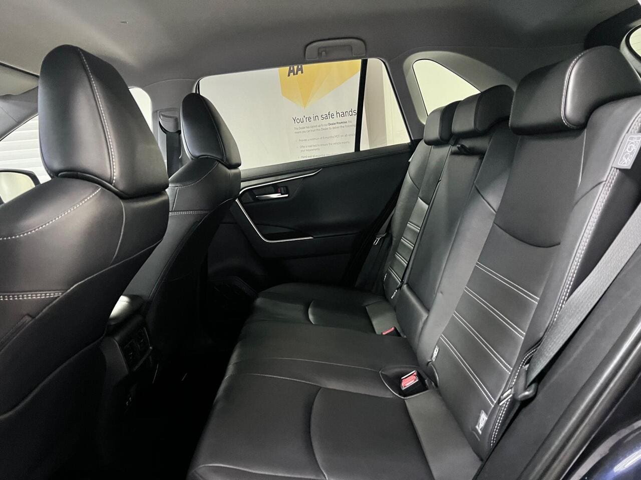 2019 Toyota RAV4, seats rear (photo 17 of 37)