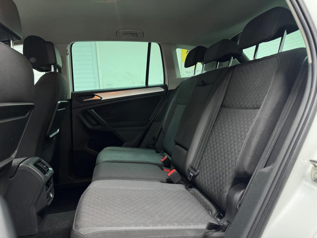 2019 Volkswagen Tiguan, seats rear (photo 9 of 28)