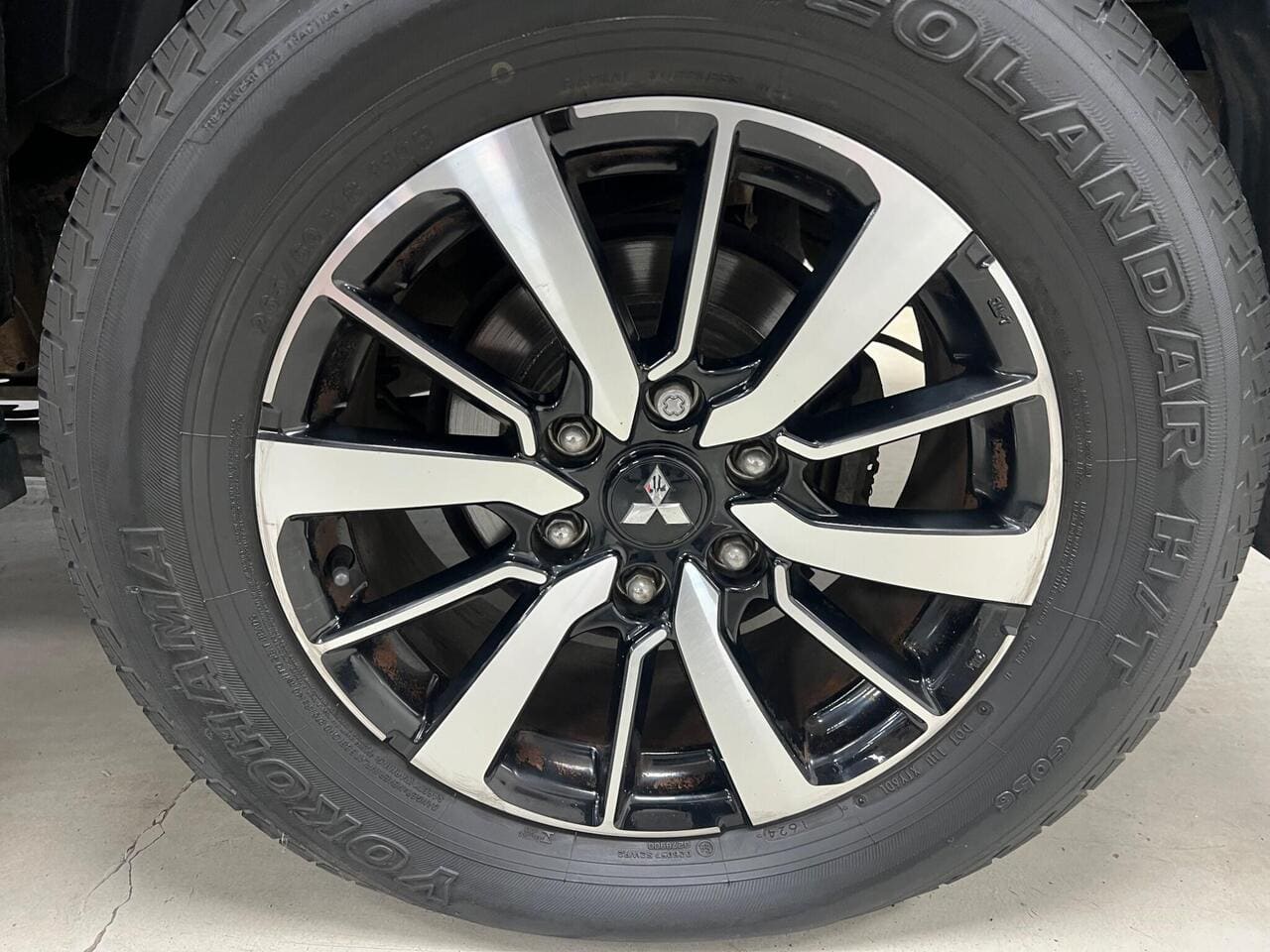 2020 Mitsubishi Shogun Sport, wheel (photo 29 of 44)