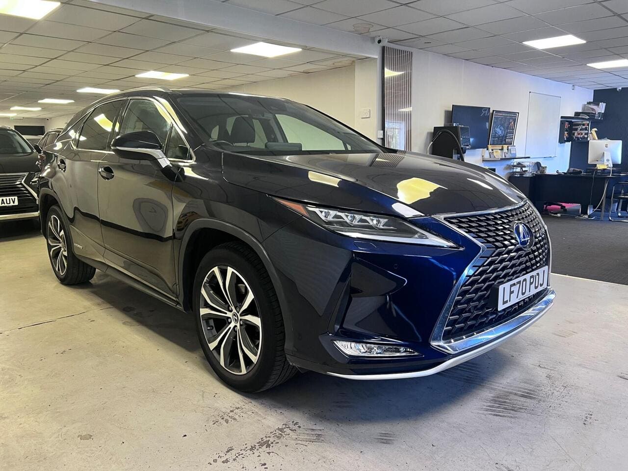 2020 Lexus RX, front right (photo 3 of 45)