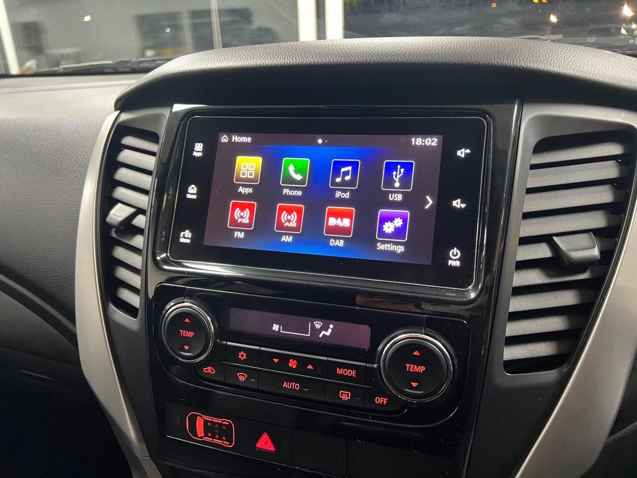 2020 Mitsubishi Shogun Sport, infotainment system (photo 32 of 44)