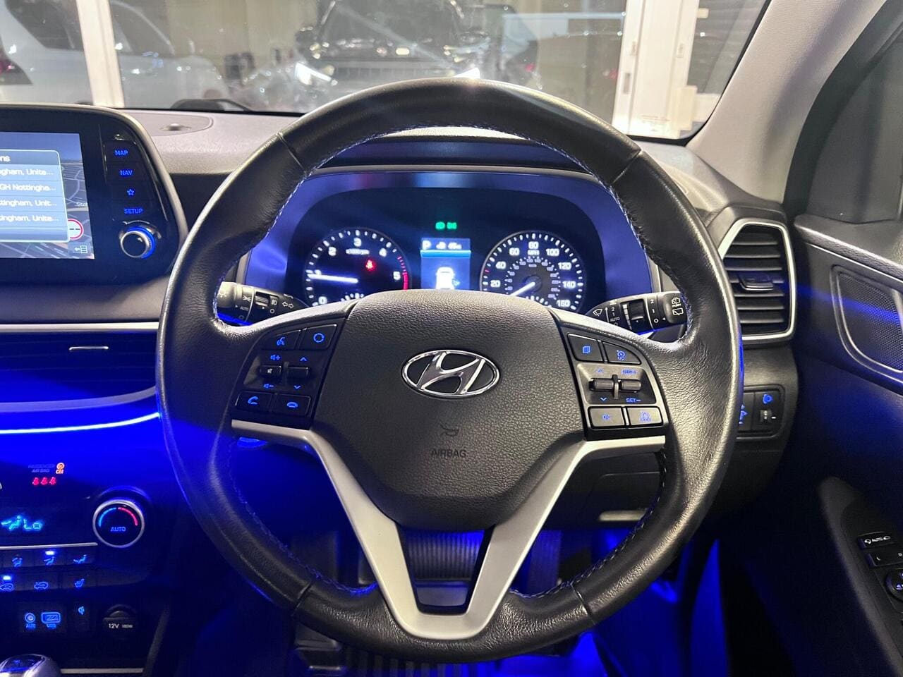 2020 Hyundai TUCSON, steering wheel (photo 33 of 40)