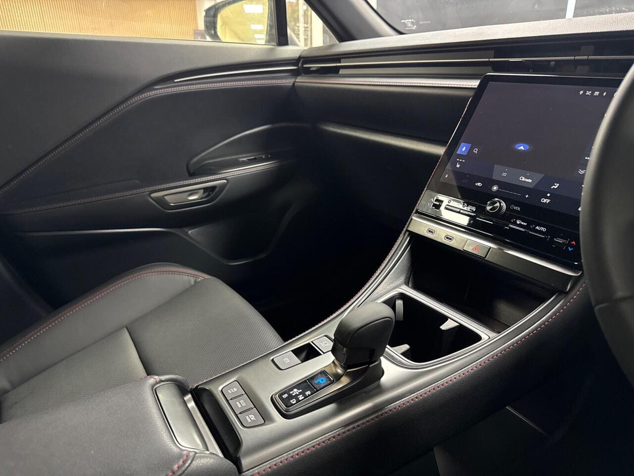 2025 Lexus LBX (photo 26 of 38)
