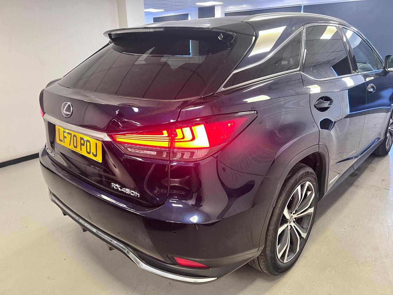 2020 Lexus RX, rear right (photo 42 of 45)