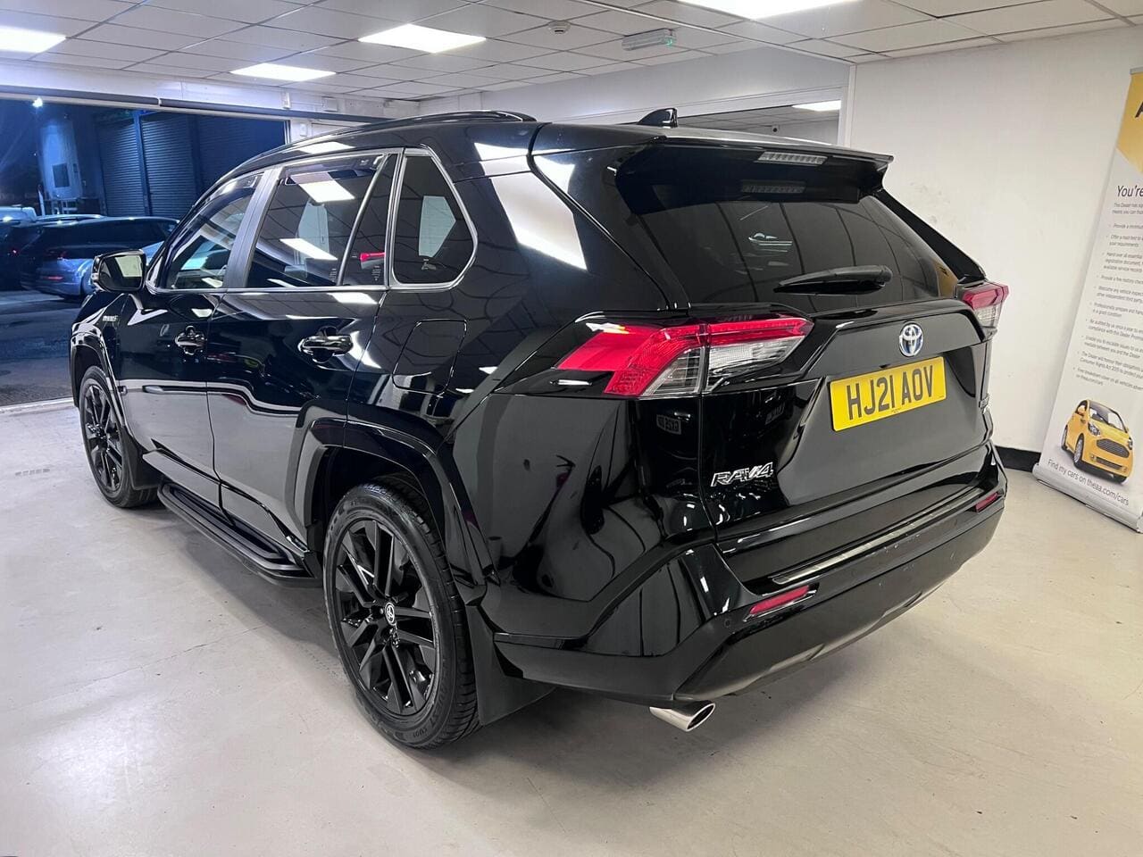 2021 Toyota RAV4, rear left (photo 5 of 38)