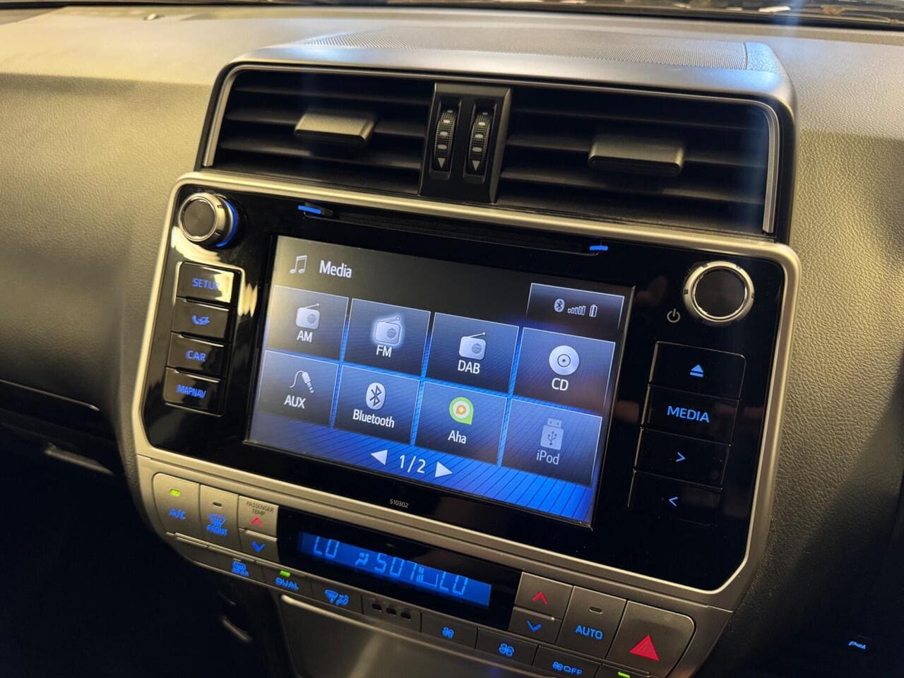 2019 Toyota Land Cruiser, infotainment system (photo 19 of 39)