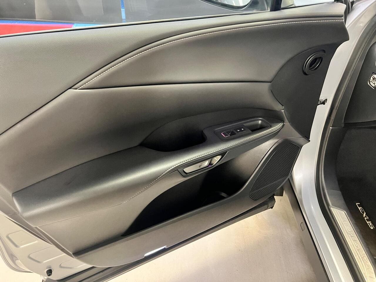 2024 Lexus RX, door interior (photo 25 of 57)
