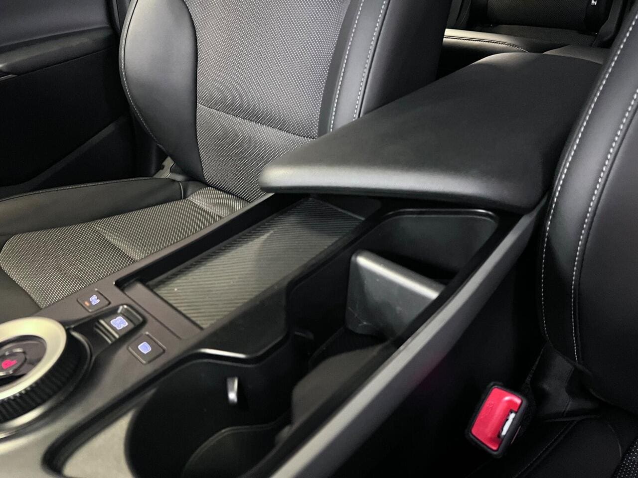 2025 Kia EV6, seat front passenger (photo 25 of 37)