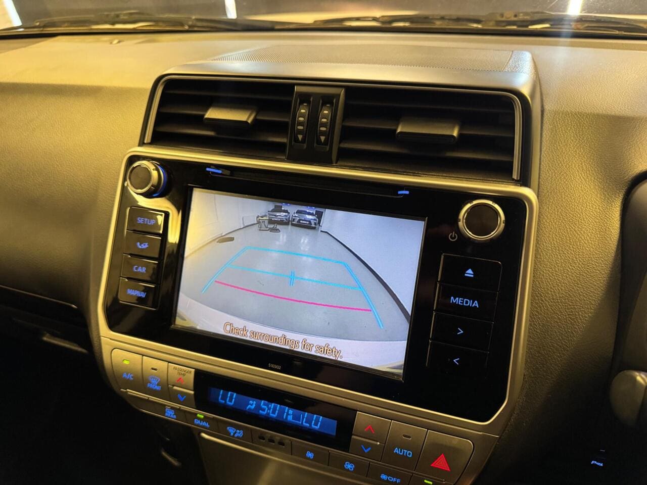 2019 Toyota Land Cruiser, infotainment system (photo 20 of 39)