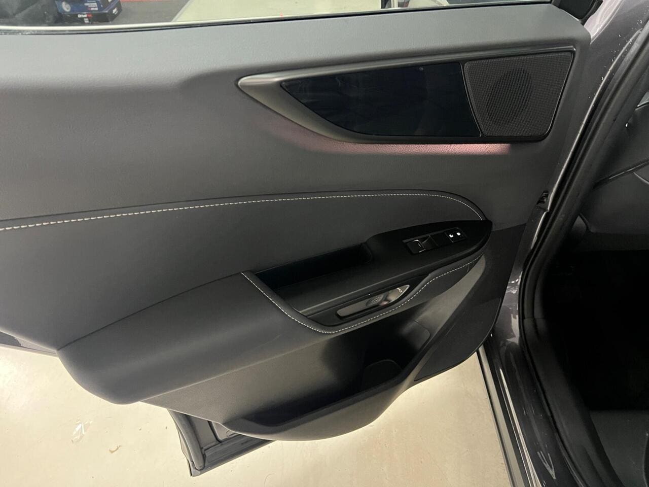 2022 Lexus NX, door interior (photo 23 of 46)