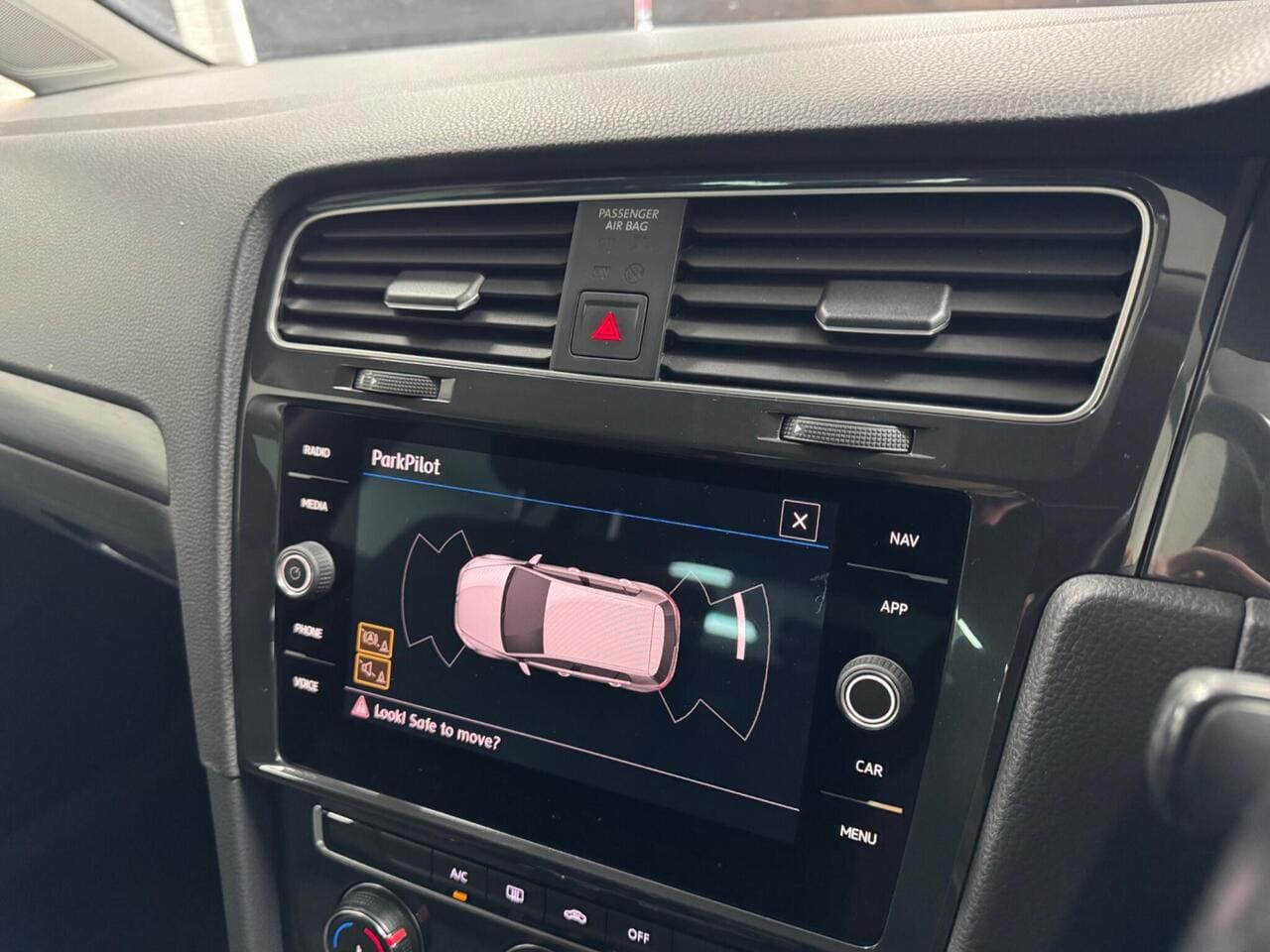 2019 Volkswagen Golf, infotainment system (photo 21 of 30)