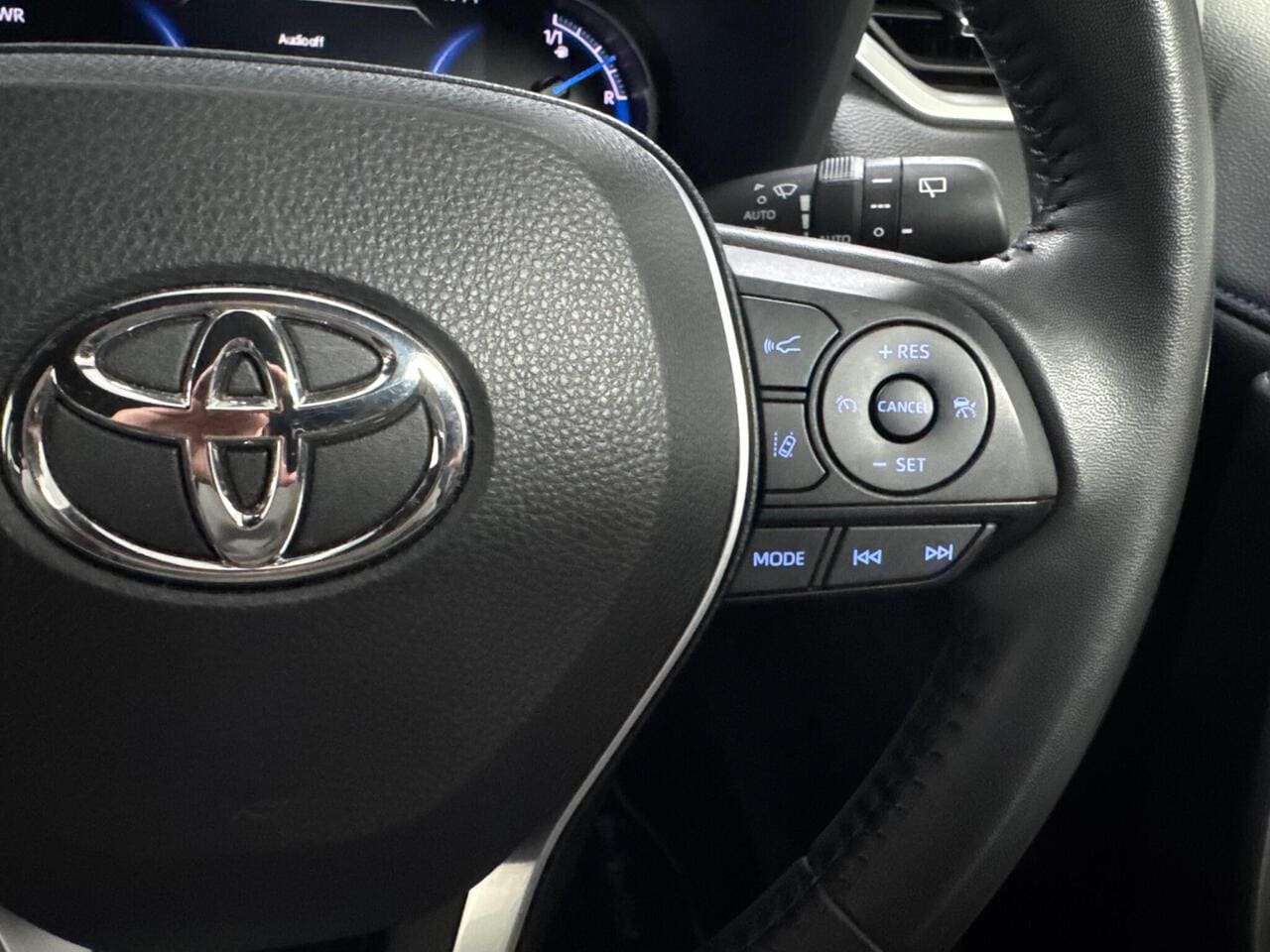 2022 Toyota RAV4, misc controls (photo 23 of 36)