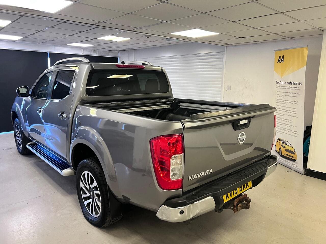 2019 Nissan Navara, rear left (photo 9 of 33)