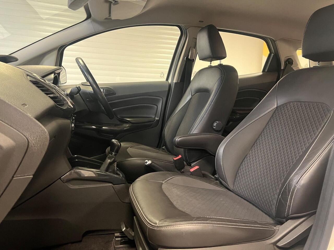 2016 Ford EcoSport, seat front passenger (photo 12 of 26)