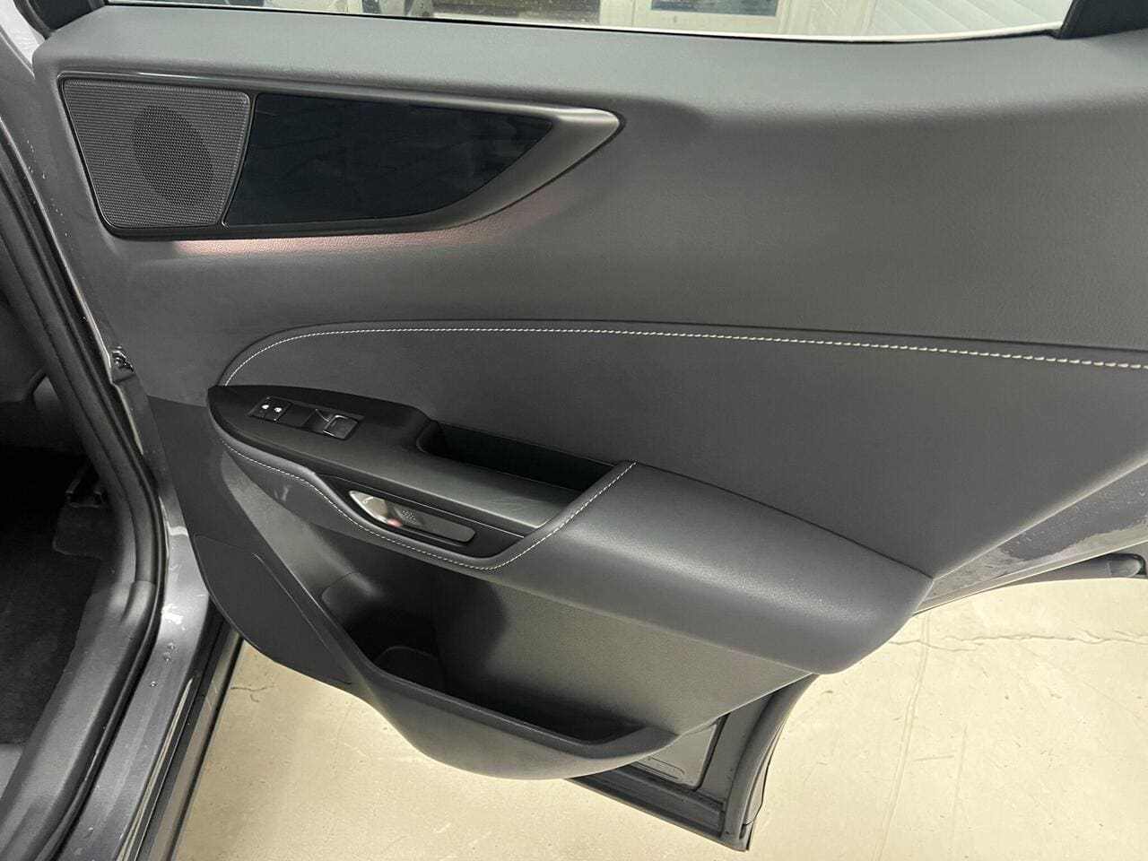 2022 Lexus NX, door interior (photo 21 of 46)