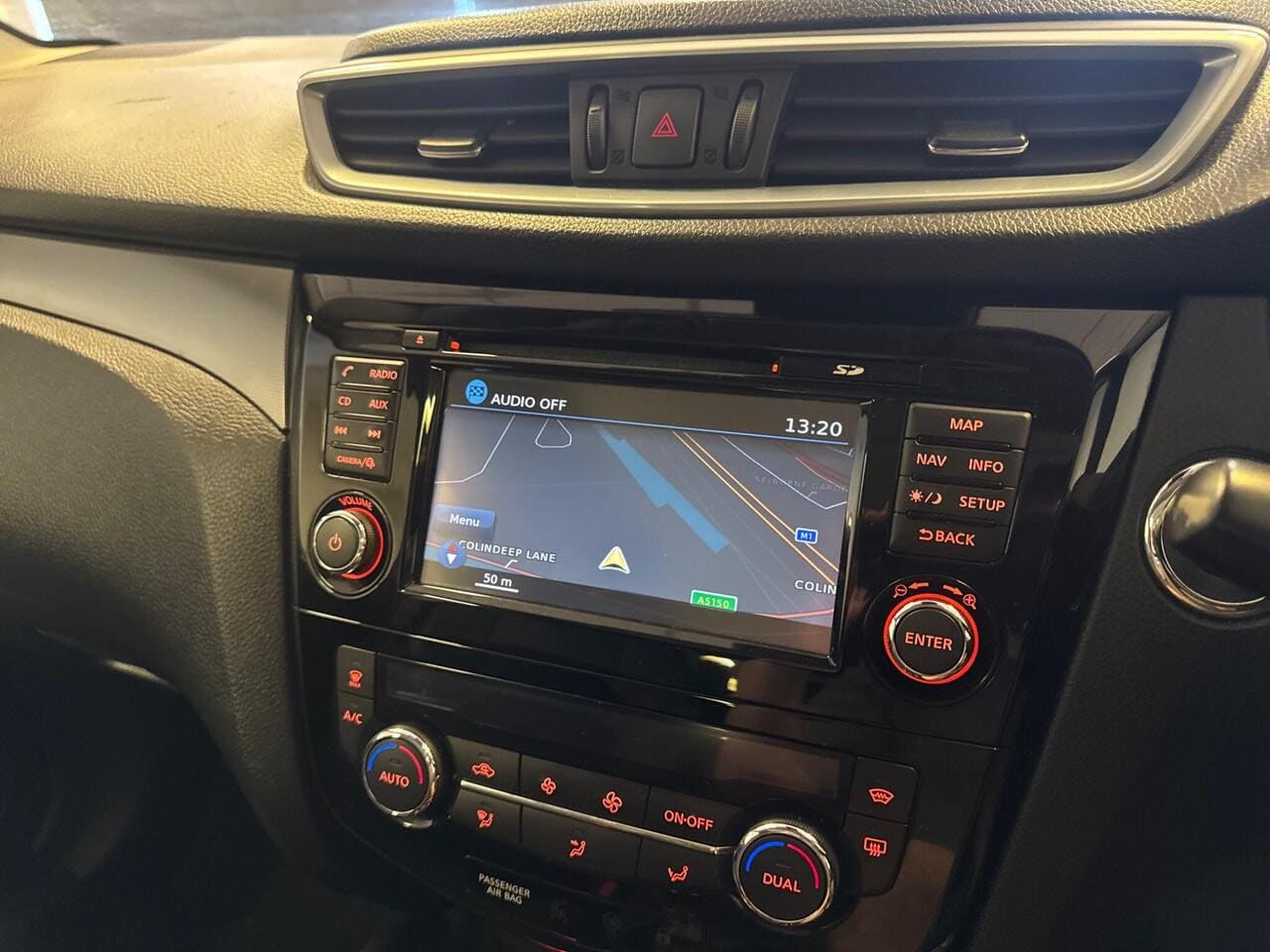 2017 Nissan Qashqai, infotainment system (photo 27 of 36)