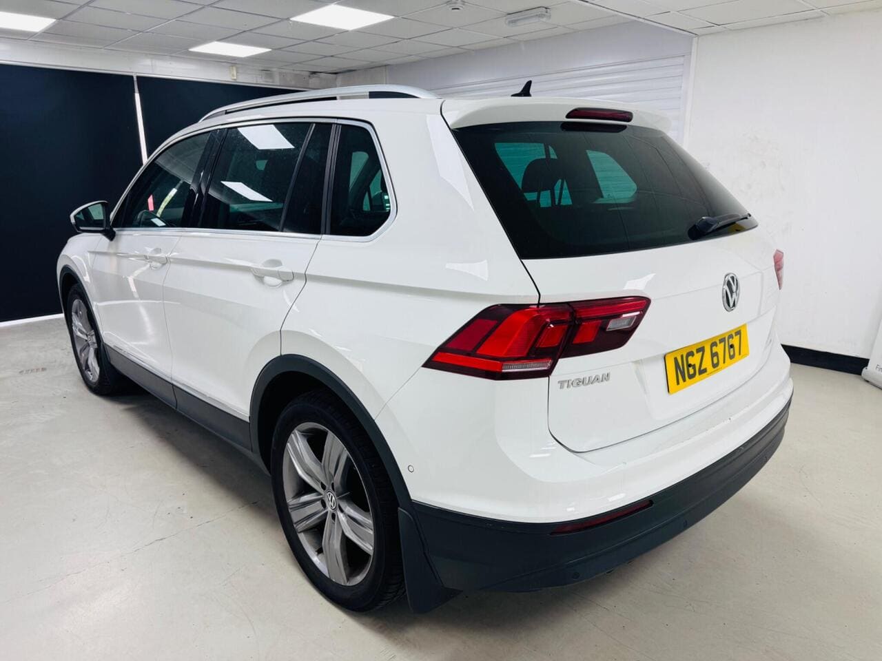 2019 Volkswagen Tiguan, rear left (photo 4 of 28)