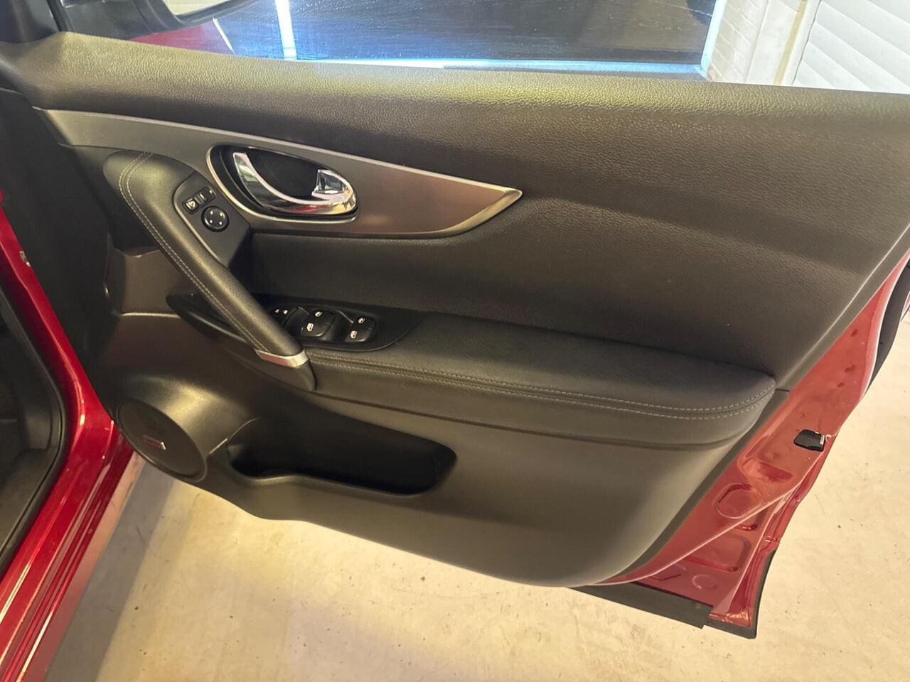 2017 Nissan Qashqai, door interior (photo 13 of 36)