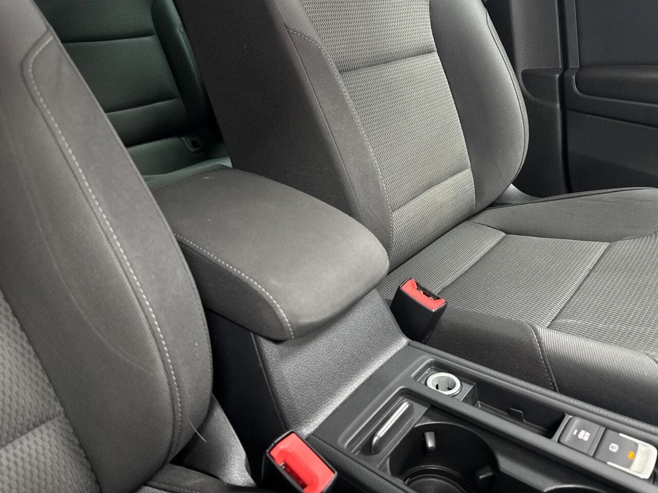 2019 Volkswagen Golf, seat driver (photo 22 of 30)