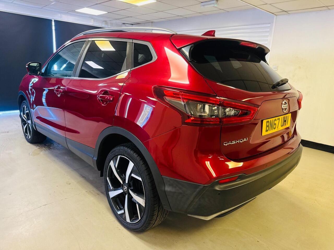 2017 Nissan Qashqai, rear left (photo 4 of 36)