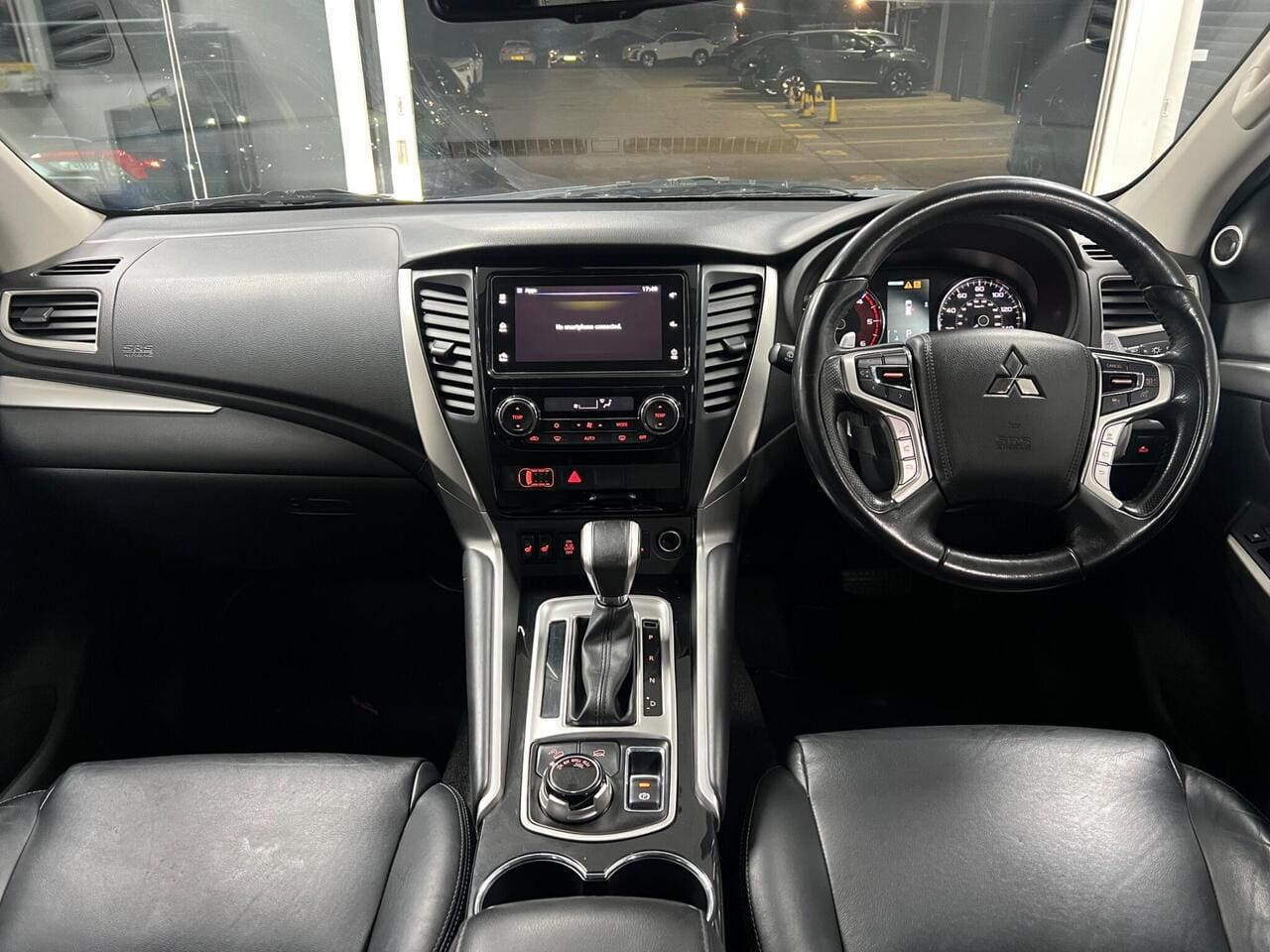 2020 Mitsubishi Shogun Sport, interior front (photo 12 of 44)