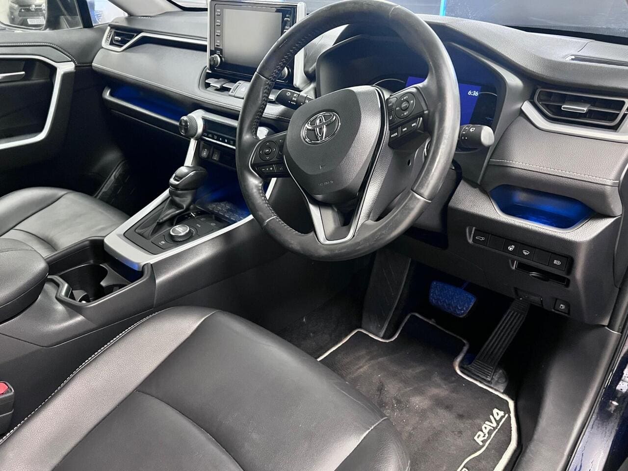 2019 Toyota RAV4, seat driver (photo 21 of 37)