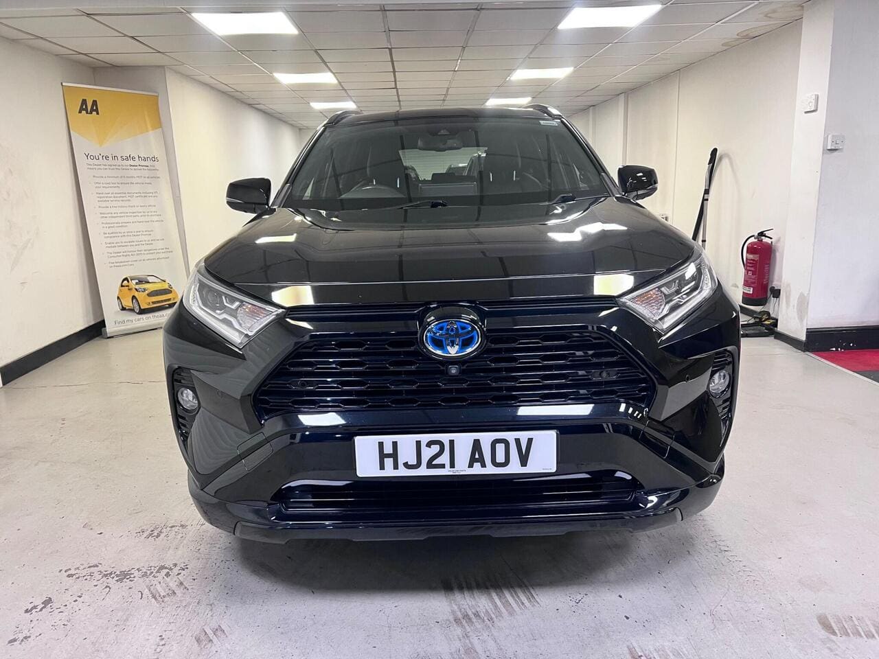 2021 Toyota RAV4, front (photo 2 of 38)