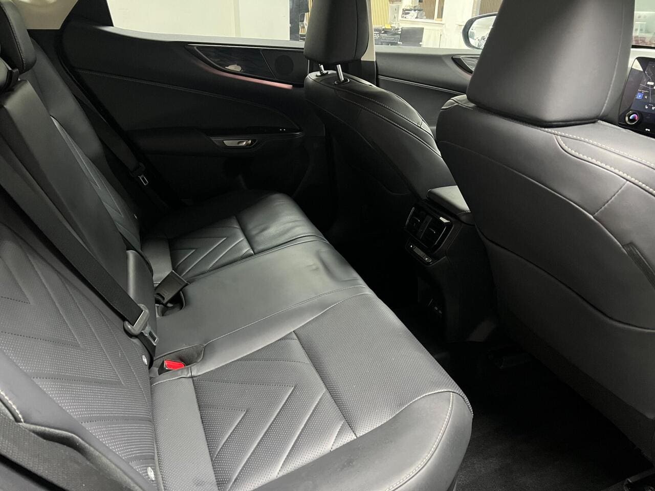 2022 Lexus NX, seats rear (photo 22 of 46)