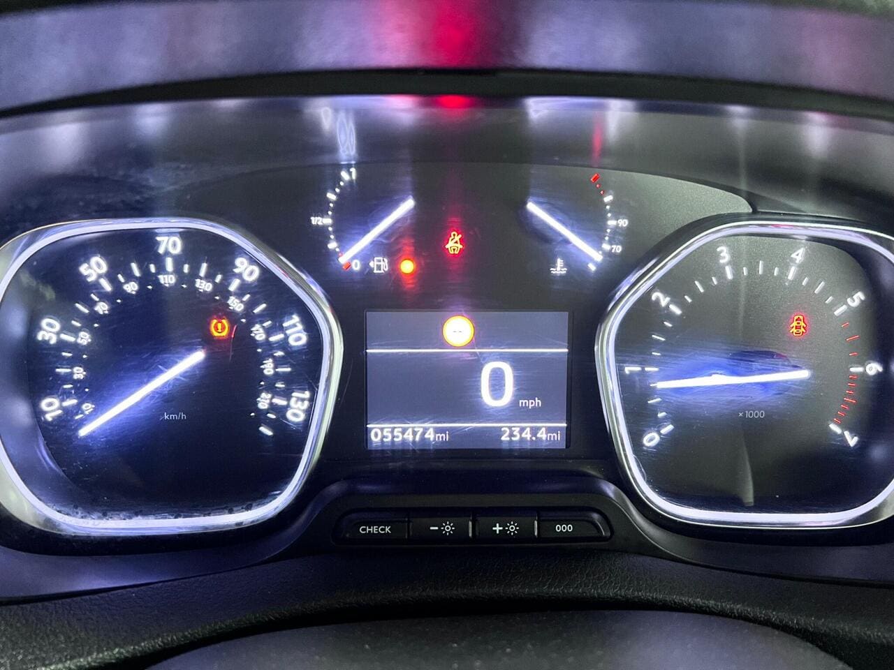 2023 Toyota ProAce, driver instruments (photo 11 of 36)