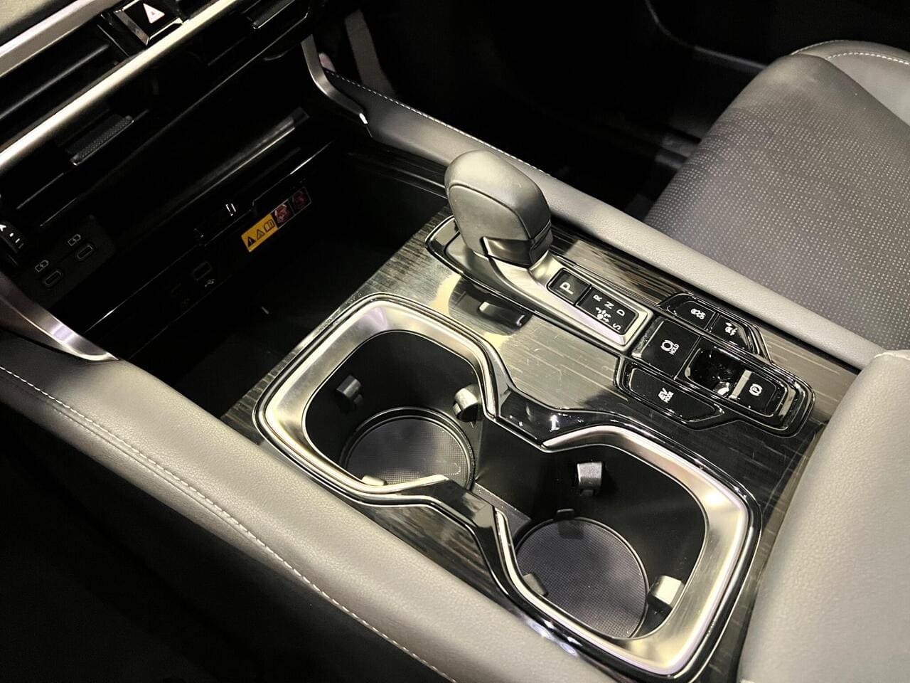 2024 Lexus RX, interior front (photo 53 of 57)