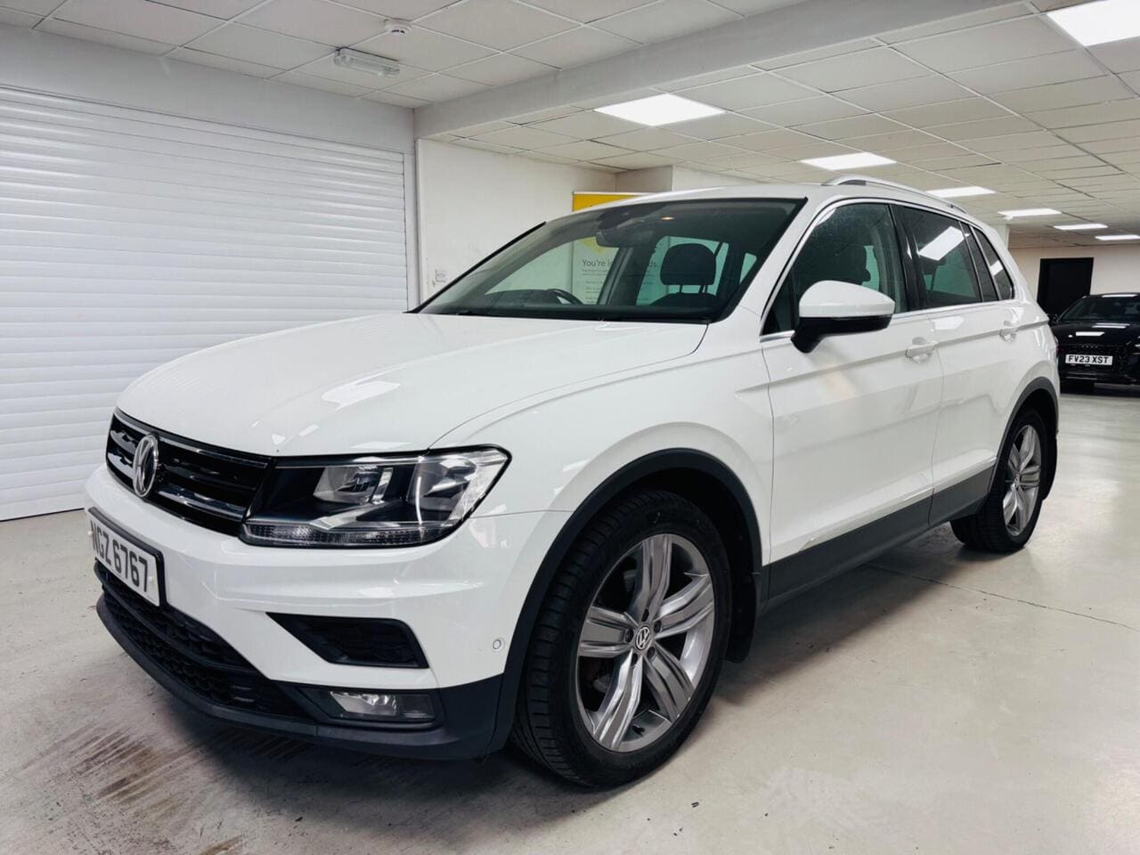 2019 Volkswagen Tiguan, front left (photo 1 of 28)