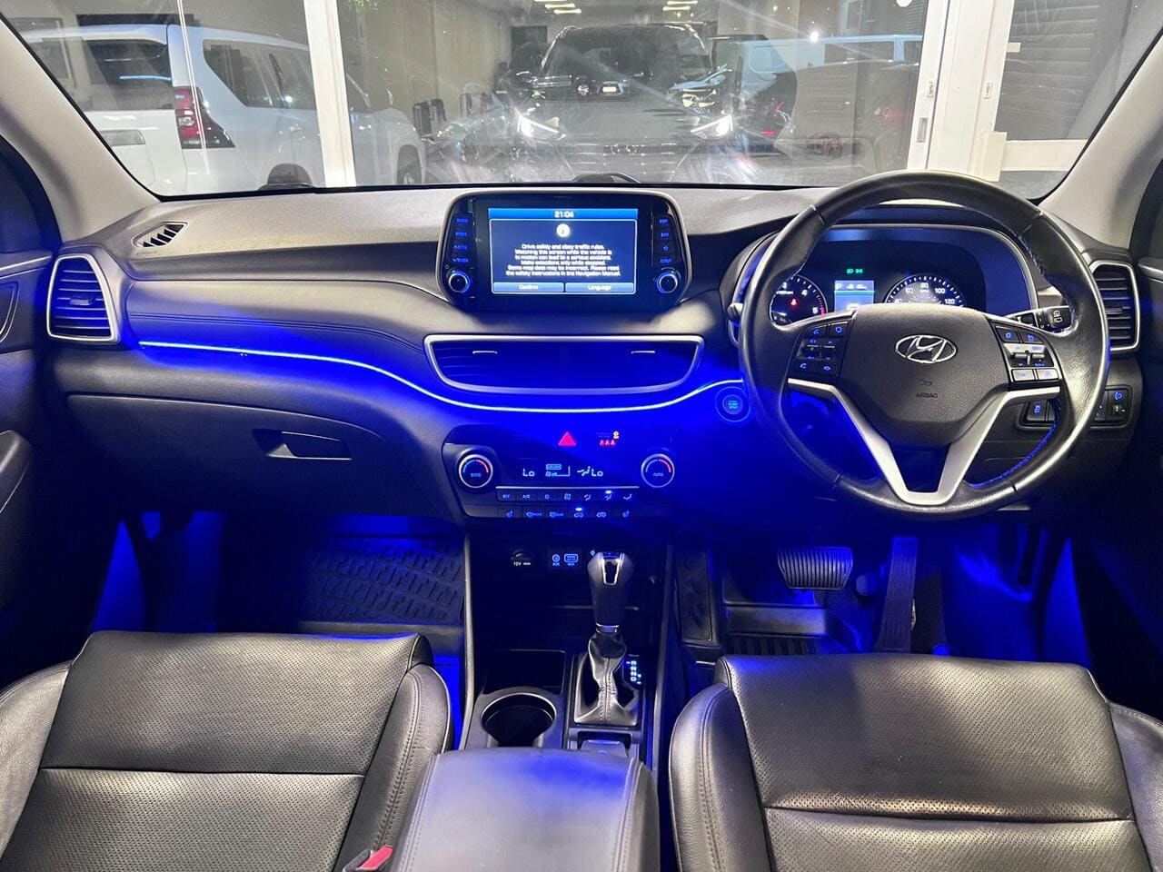 2020 Hyundai TUCSON, interior front (photo 35 of 40)