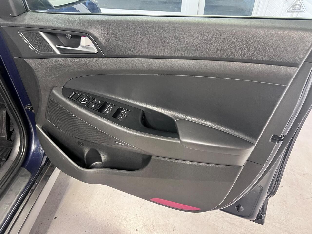2020 Hyundai TUCSON, door interior (photo 14 of 40)