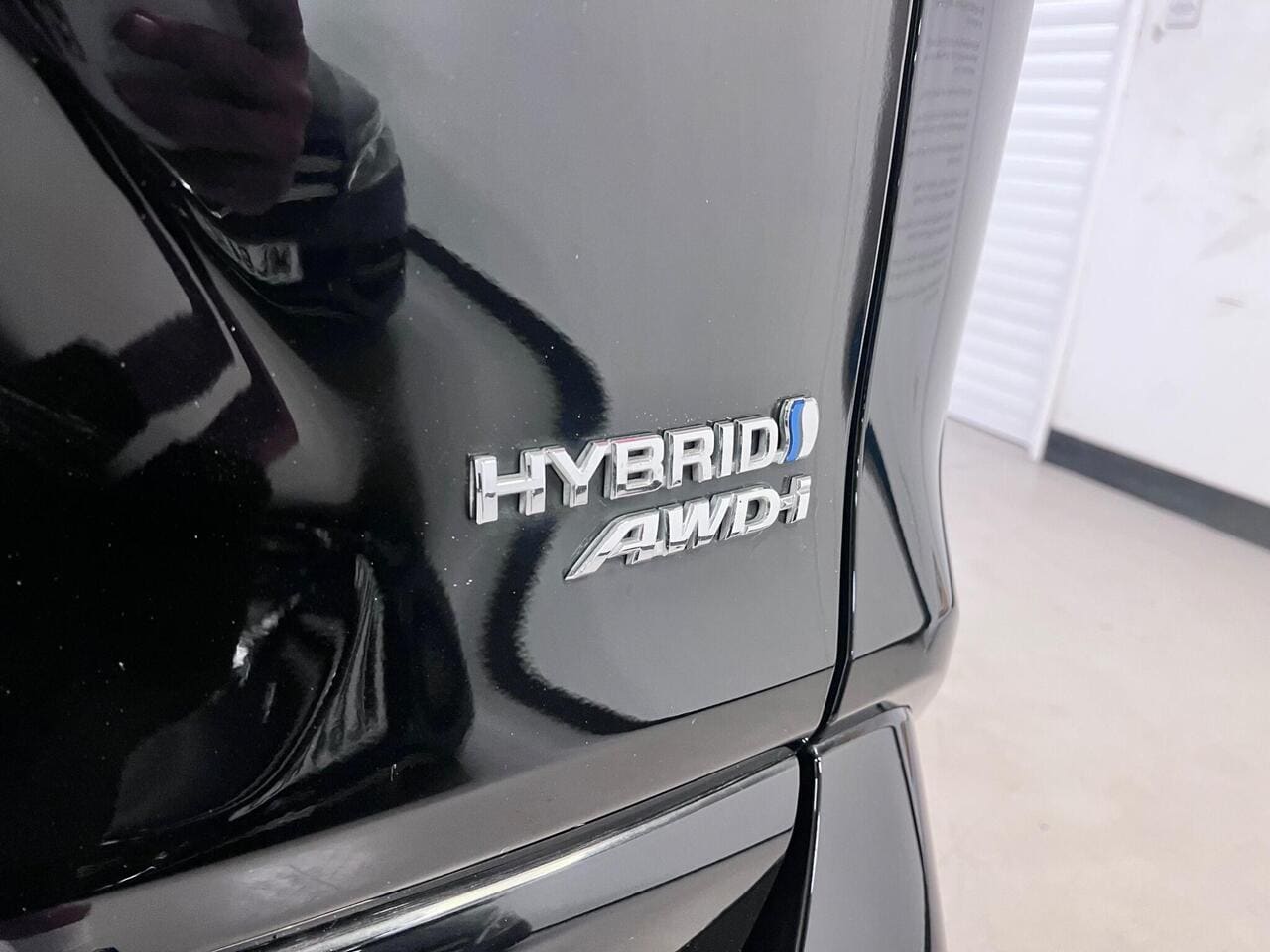 2021 Toyota RAV4, badge exterior (photo 7 of 38)