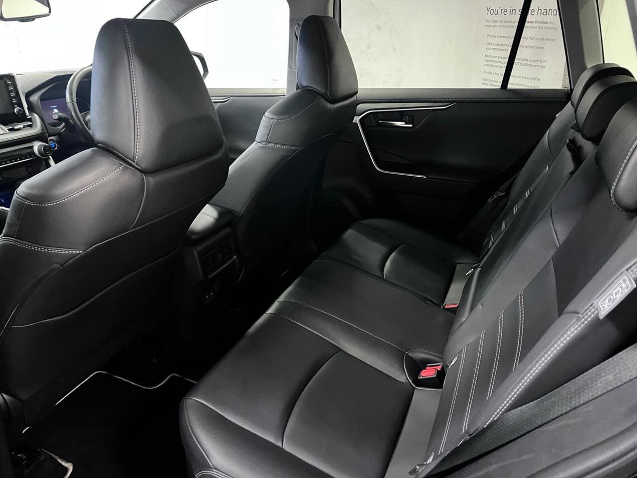 2019 Toyota RAV4, seats rear (photo 24 of 37)