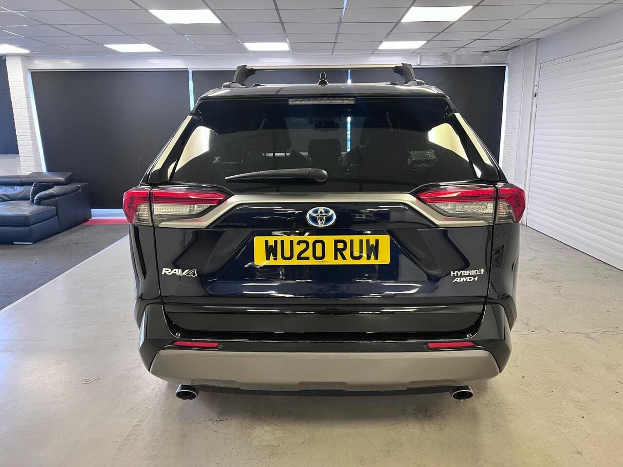 2020 Toyota RAV4, rear (photo 6 of 49)