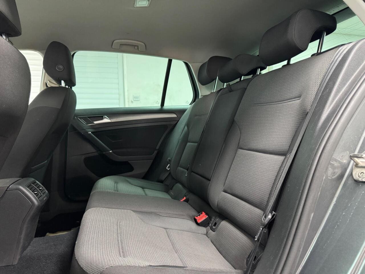 2019 Volkswagen Golf, seats rear (photo 12 of 30)