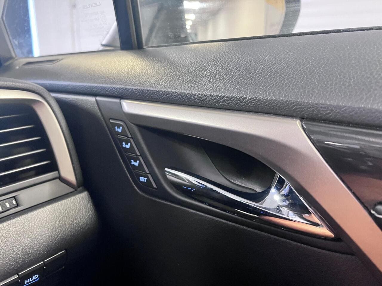 2020 Lexus RX, misc controls (photo 28 of 45)