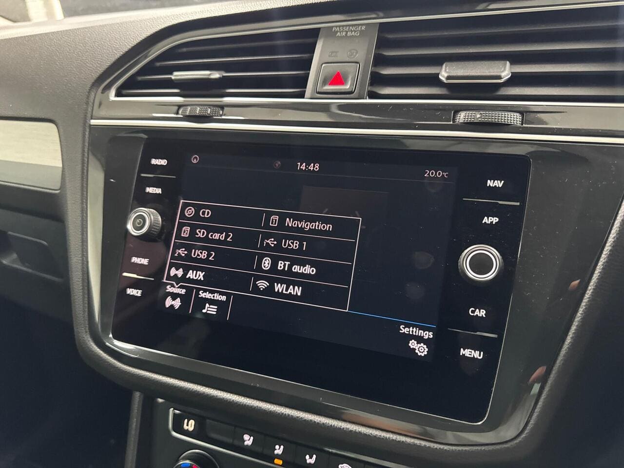 2019 Volkswagen Tiguan, infotainment system (photo 27 of 28)