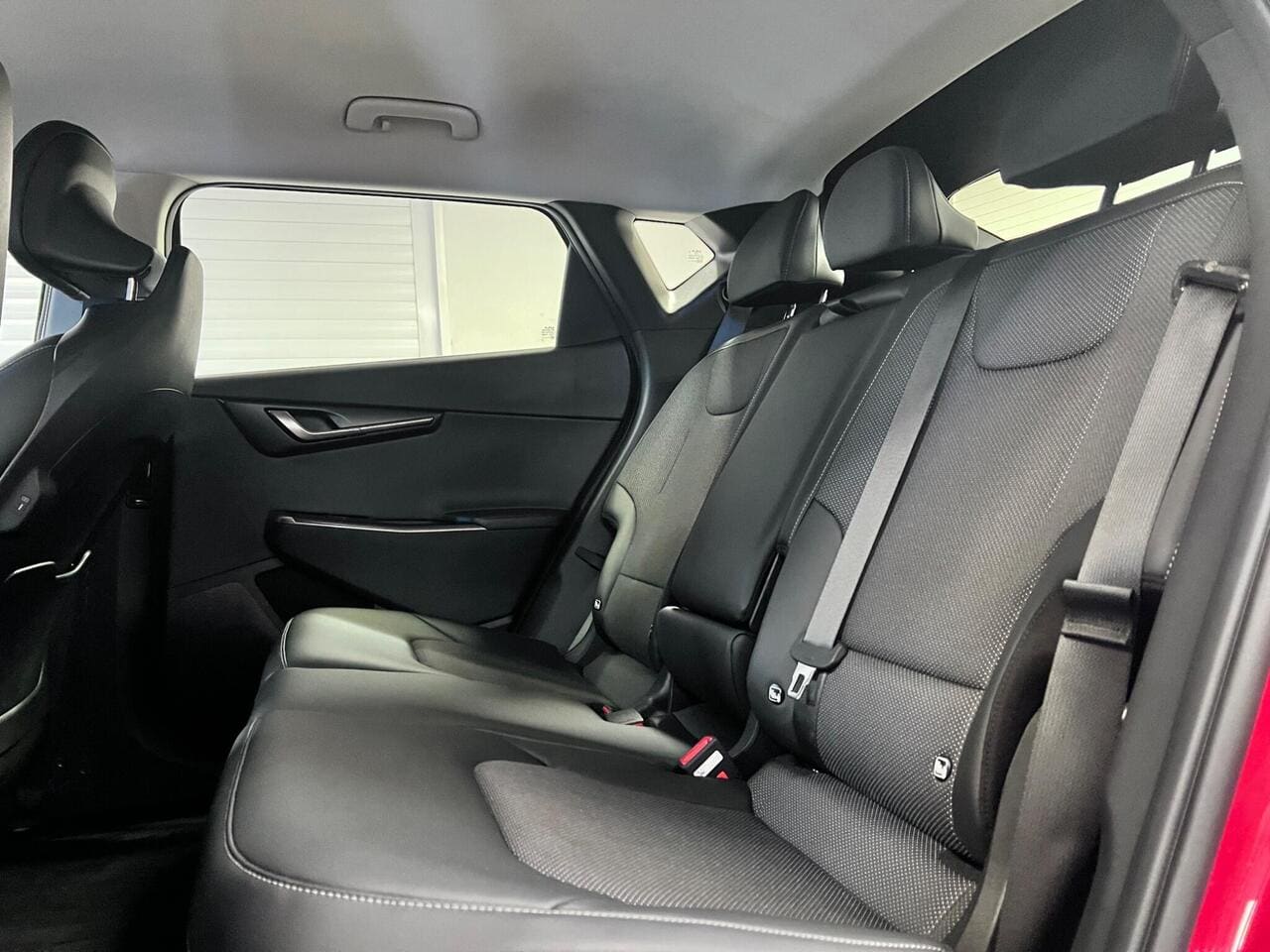 2025 Kia EV6, seats rear (photo 11 of 37)