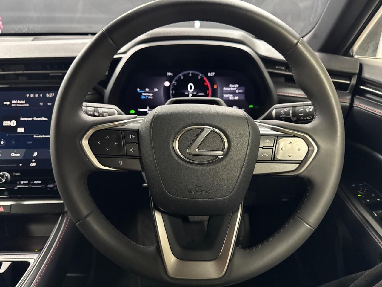 2025 Lexus LBX, steering wheel (photo 35 of 38)