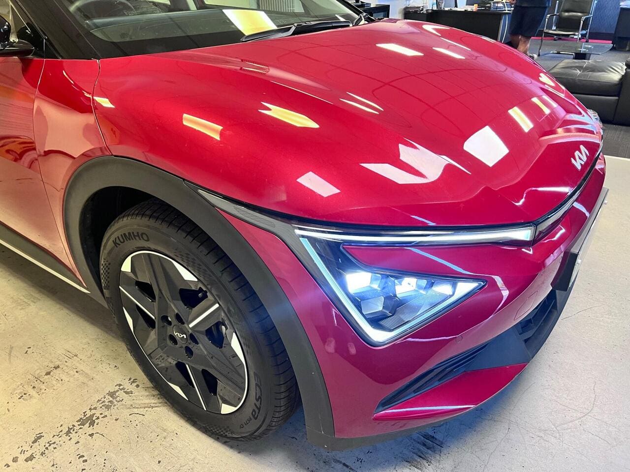 2025 Kia EV6, front right (photo 28 of 37)