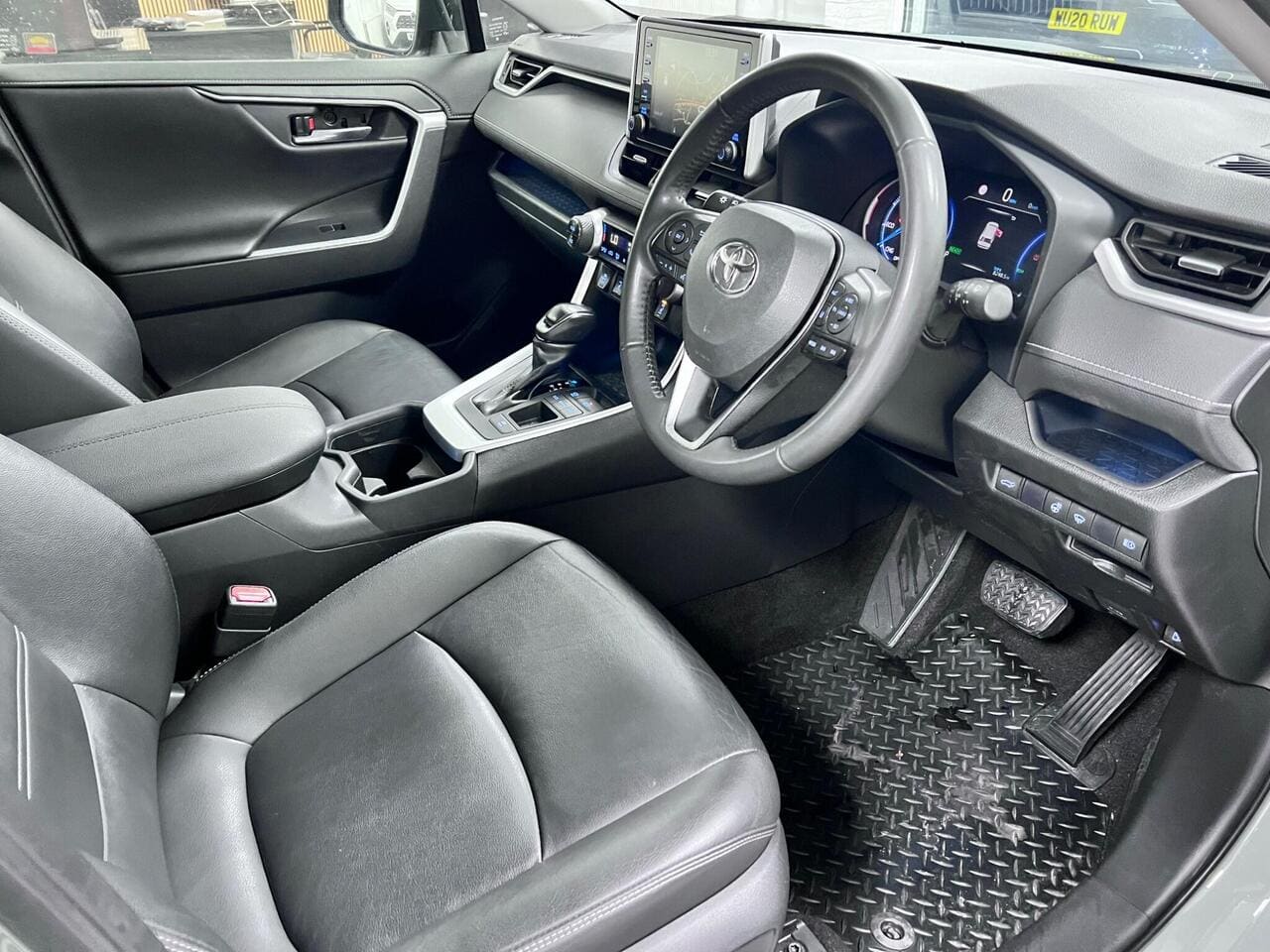 2020 Toyota RAV4, seat driver (photo 13 of 36)