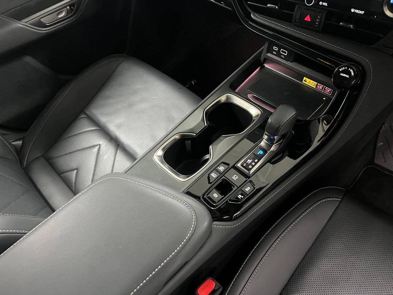 2022 Lexus NX, interior front (photo 13 of 46)