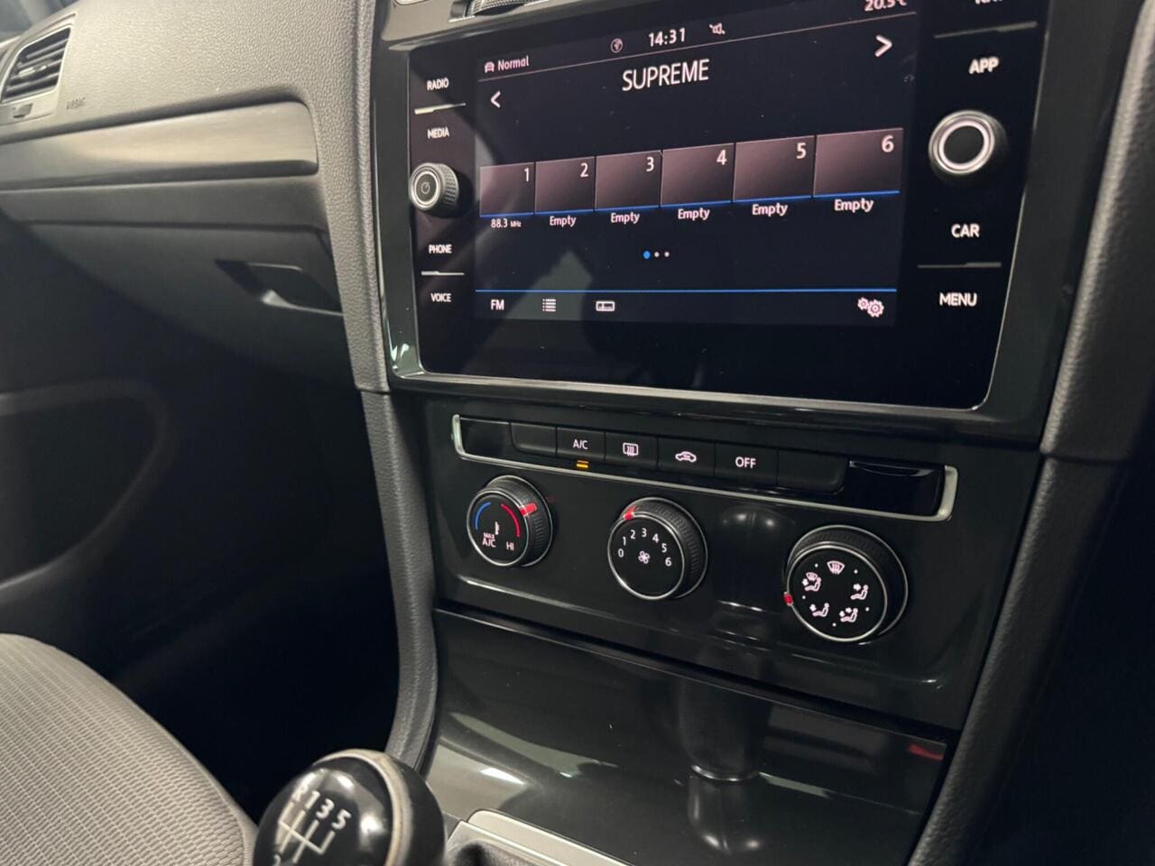 2019 Volkswagen Golf, infotainment system (photo 19 of 30)